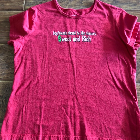 Size Large 12-14 Red T-shirt. - Picture 4 of 4